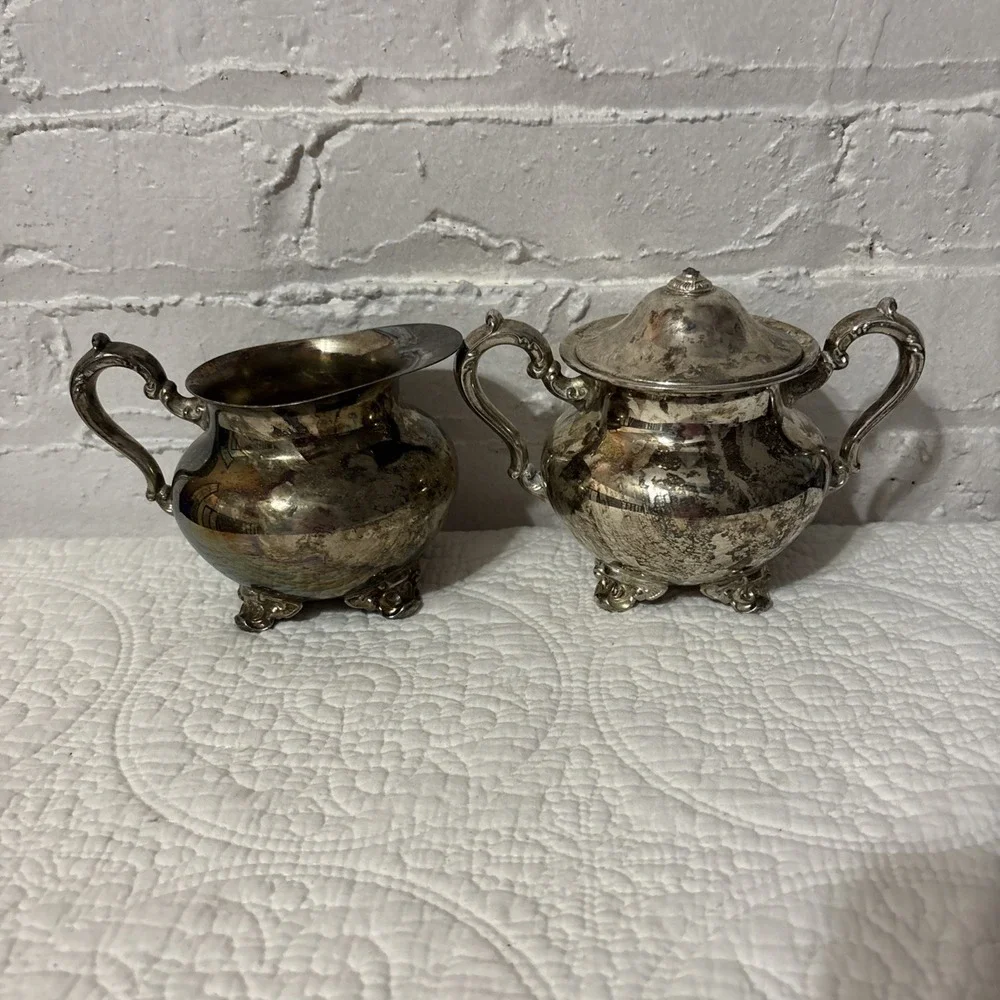 Towle Vintage Silver Plated Creamer And Sugar Tea‎ Set. 4 inches tall.